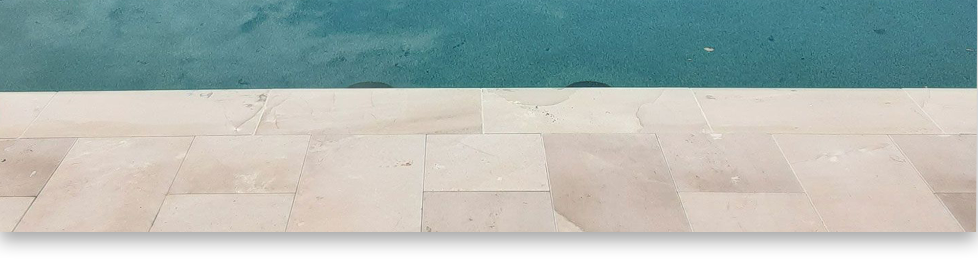 Pool edge with water Universal Hardscape Supplies